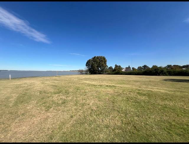2 BEDROOM HOUSE FOR SALE IN HARTBEESFONTEIN AH